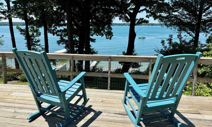 Town of Owasco Cabaña | Owasco Lake Beach Front Cottage con impresionantes vistas