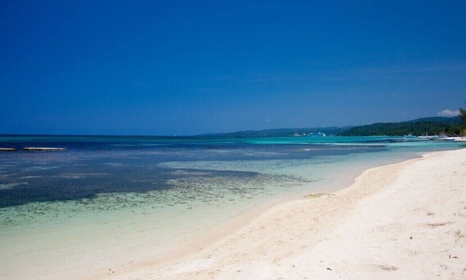 Stewart Town Villa | FRENTE AL MAR! ¡PERSONAL! ¡PISCINA! ¡FAMILIA! Las bodas! Seven Seas - Ocho Ríos 4BR