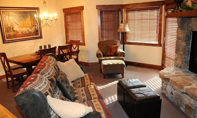 Champion Casa | Seven Springs 3 Bedrooms Premium Townhome, Ski In/ski Out 3 Townhouse by Redawning