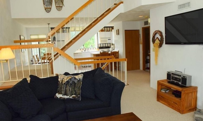 Seven Springs Condominio | Seven Springs Meadowridge 2 Bedroom Standard Condo, Mountain Views! by RedAwning