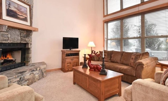 Seven Springs Condominio | Seven Springs Woodridge 3 Bedroom Premium Condo, Sleeps 7! by RedAwning