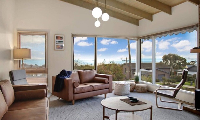 Clifton Springs Casa | Seven Views I Pool Table n Water Views