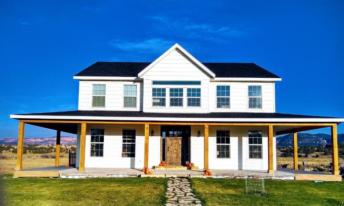 Hatch Casa | Sevier River Farmhouse 3