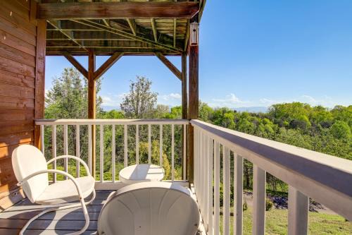 Sevierville Casa | Sevierville Home with Mountain and Countryside Views