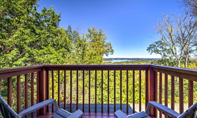 Sevierville Casa | Sevierville Retreat Private Hot Tub and Lake Views!