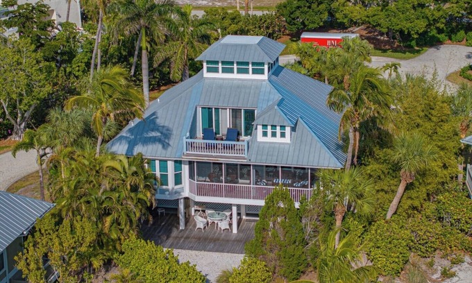 Boca Grande Casa | Sewarch 29 - Beach House - Sleeps 10 - Pet Friendly!