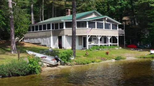 Gray Casa | Seymour Lake House