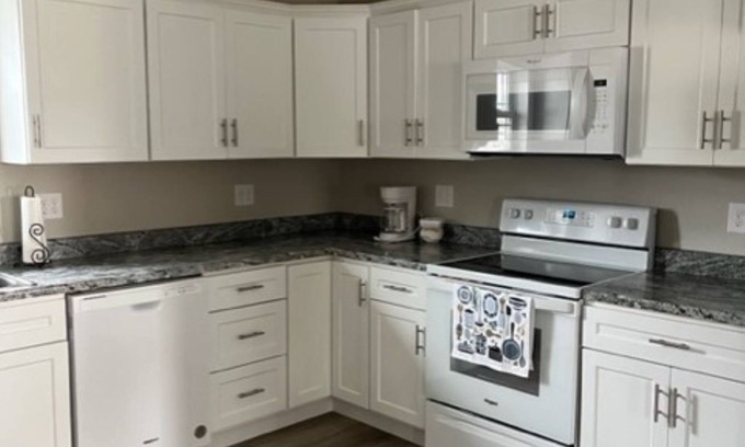 Seymour Casa | Seymour Southern Comfort. New build 2-bedroom duplex that comfortably sleeps 6.