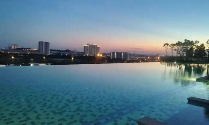 Seri Kembangan Condominio | Sfera Residence 500 Mbps WiFi Self Check In