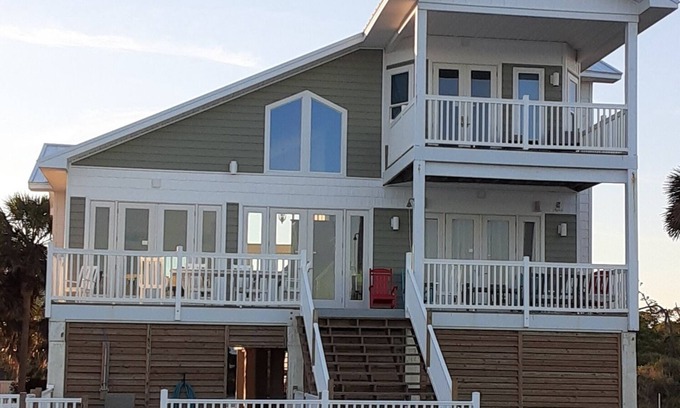 Treasure Beach Village Casa | Frente al mar con piscina, a 22 pasos de la playa - Agosto, 10% de descuento, reserva directa