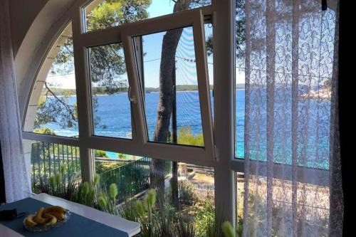 Krizni rat Apartamento | Shabby chic beach cottage Hvar