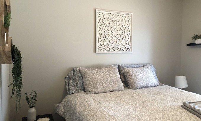 Van Buren Casa | Shabby chic gem with river and mountain views.