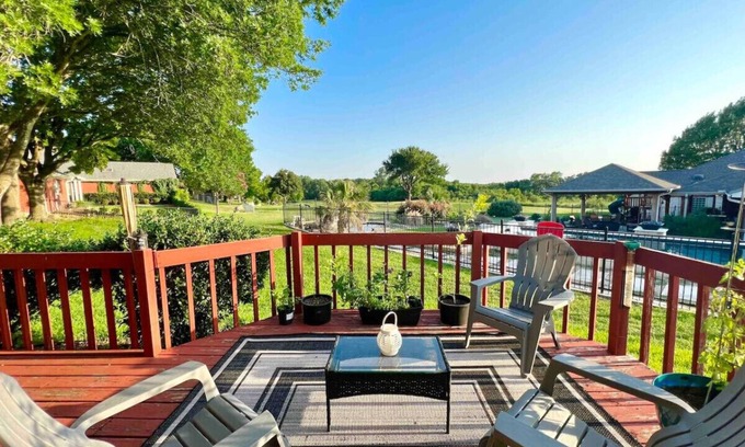 Temple Casa | Shaded Oaks Peaceful Golf Course and Close to BSW