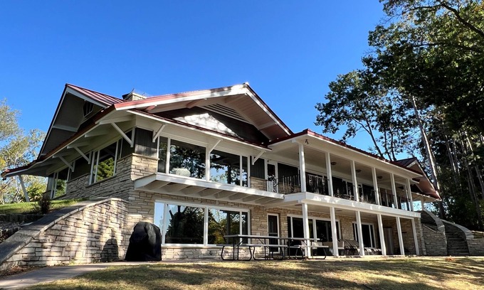 Waupaca Casa | Shadow Lake Retreat House ~ Waterfront ~ ¡Incluye kayaks!