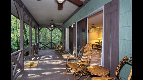 Brevard Casa | Shady Creek Cabin