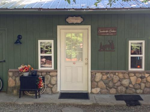 Miramonte Casa | Shady Creekside Cabin