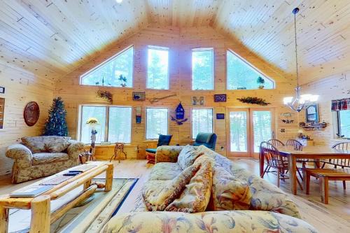Eagle River Casa | Shady Lane Lodge