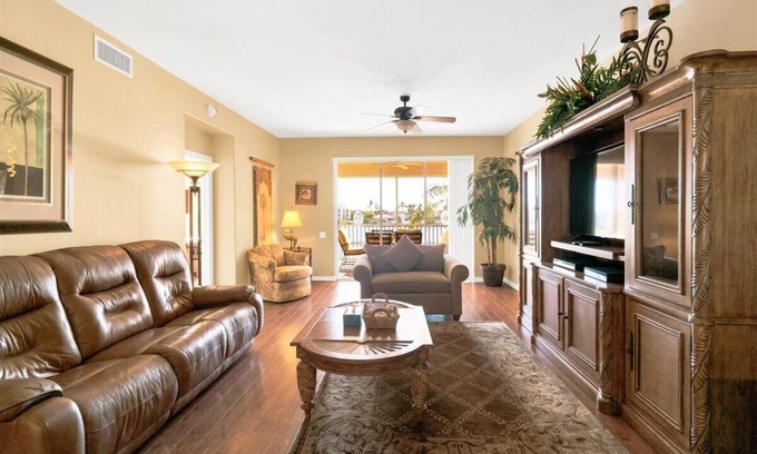Tropical Cove Condominio | Shady Palms Retreat at Lexington CC Lake Village