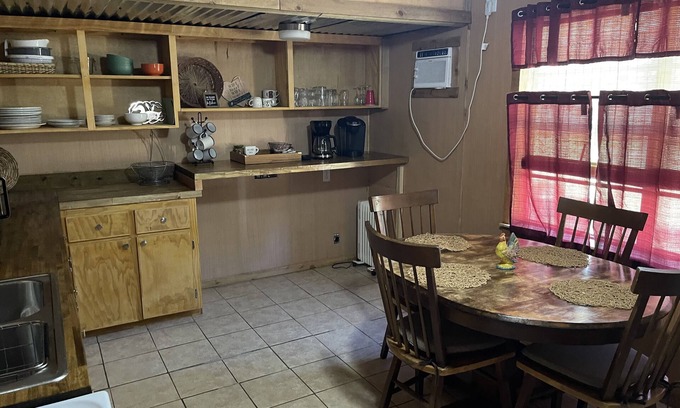 Benton Cabina | Shady Pine Cabin