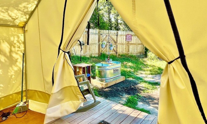 Monument Cabina | “Shady Pine” Glamping + Outdoor Tub & Hot Water