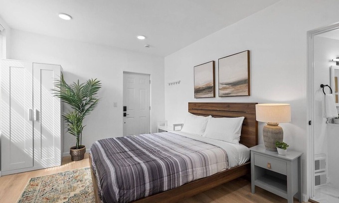 East Liberty Apartamento | Shadyside/Central @2 Bright and Stylish Studio with Free Parking