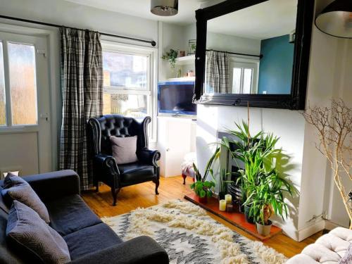 Salisbury Casa | Shakespeare Cottage - Parking & Short walk to City