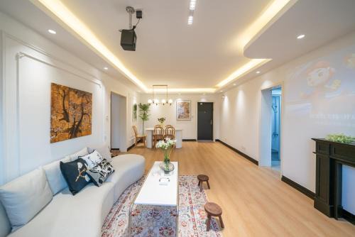 Downtown Shanghai Apartamento | Shanghai Yi Du B&B - Family Suite 500m to Nanjing West Rd Near People's Square -Credit Cards Accepted