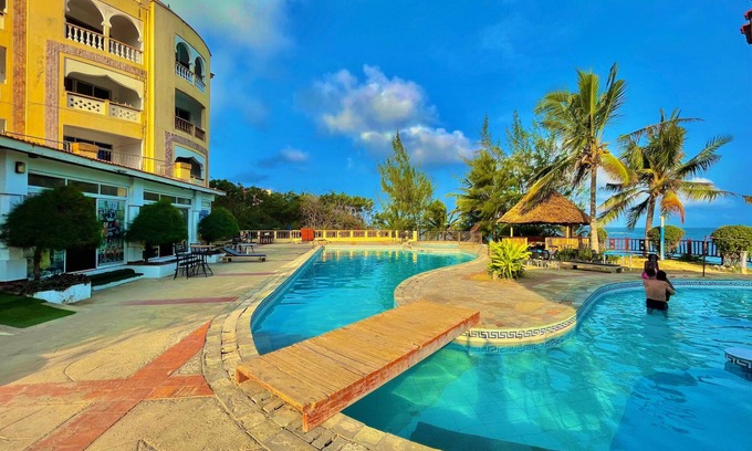 Shanzu Apartamento | Shanzu Two Bedroom Seaview Oasis.
