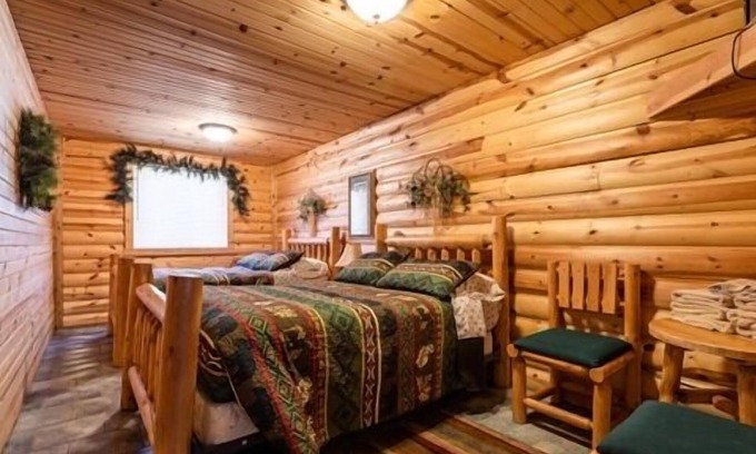 Neillsville Cabaña | Shared bunkhouse with individual private rooms with separate toilets and showers for men and women
