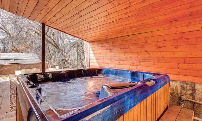 Tesuque Cabaña | Shared Hot Tub: Santa Fe Casita in Old Tesuque