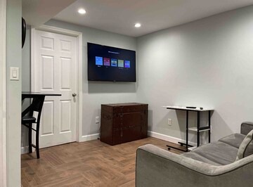 Flatlands Casa | Shared NYC Townhouse with Private Parking