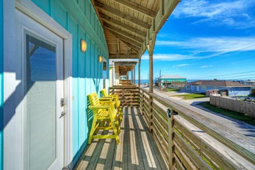 Flour Bluff Casa | Shared Pool w Bay Views Boat Dock Fishing Big Slough by AvantStay