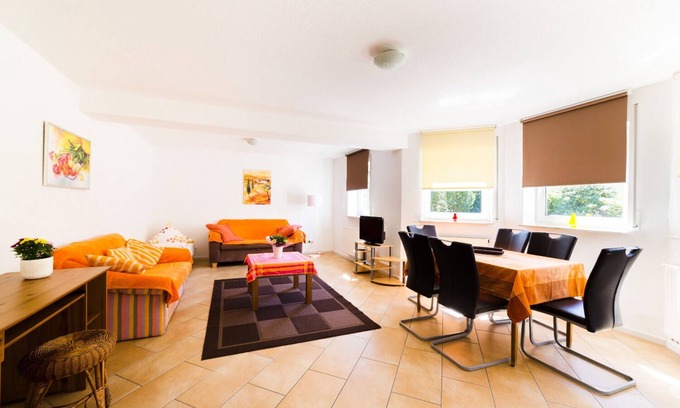 Bronnzell Apartamento | Habitación compartida para 3 personas con 35m² en Fulda (38601)