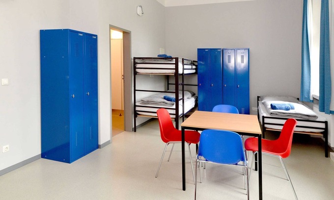 Guben Apartamento | Shared room with private bathroom (up to 6 people), No. 19 - Hostel in Guben