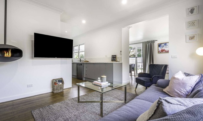 Rosebud Casa | She Sells Seashells - 2 Bedroom pet friendly cosy beach house - 4pm check out on Sundays*