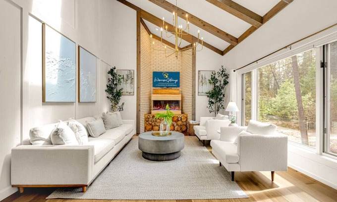 Sheboygan Casa | Sheboygan Chalet | Nature, Arcade, Sauna & Hot Tub