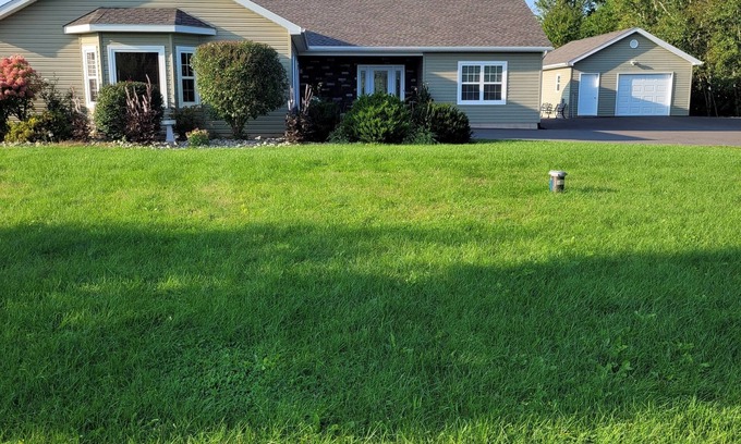 Shediac Bridge Casa | Shediac Cape, 7 miles from Parlee Beach. 15 minutes from Moncton