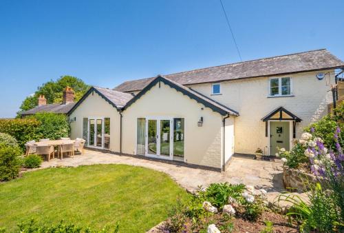 Byworth Casa | Sheepdown by inspirestays-com