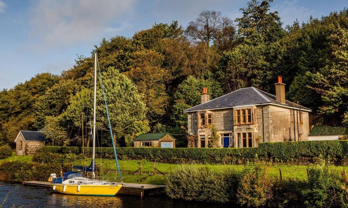 Cairnbaan Villa | Shelbourne Lodge-Hermosa casa de vacaciones en el Crinan Canal 5B / R para 11 personas