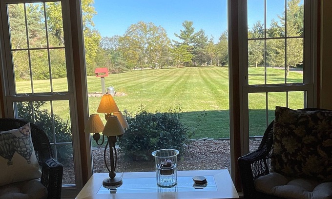 Ann Arbor Casa | Shelley's Retreat, entire house & efficiency suite