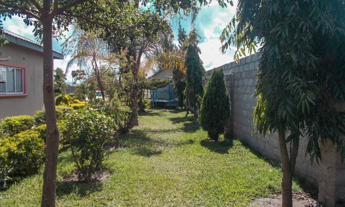 Lusaka Cabina | Shema Guest Lodge