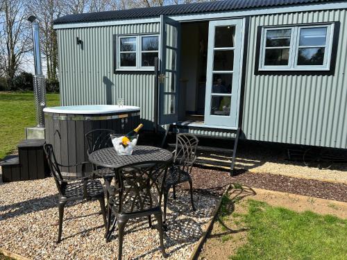 Ashby cum Fenby Apartamento | Shepherd's Huts at Hall Farm