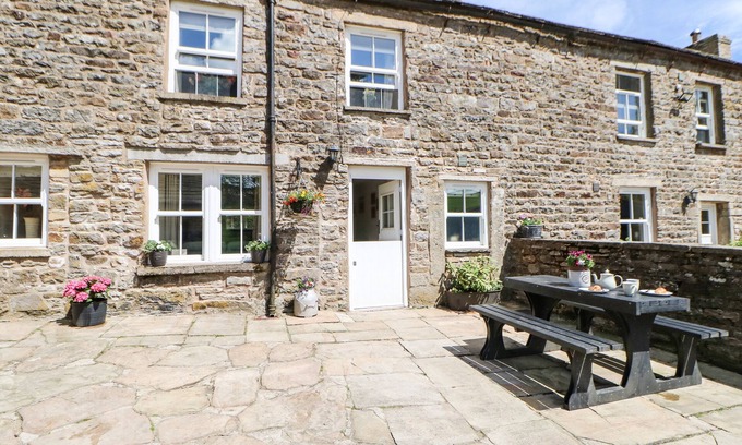Arkengarthdale Cabaña | SHEPHERD'S LODGE, family friendly, character holiday cottage in Reeth