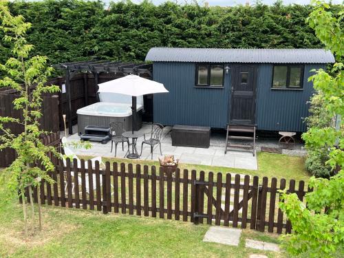 Coxley Apartamento | Shepherds Hut with Hot Tub