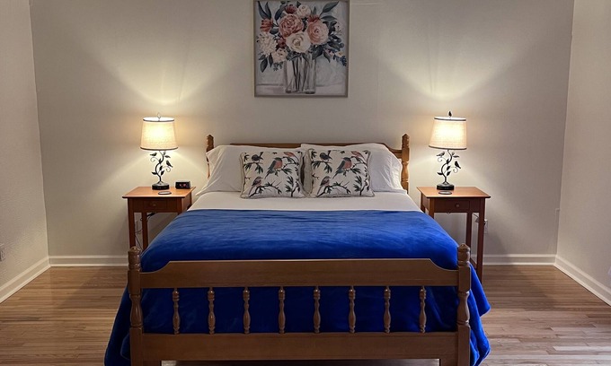 Strange Creek Casa | Shepherd’s View II: Cozy Retreat for 1-2 Guests in Duck, WV. Starlink available