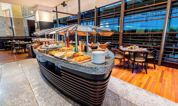 Simón Bolívar Hotel | Sheraton Guayaquil Hotel