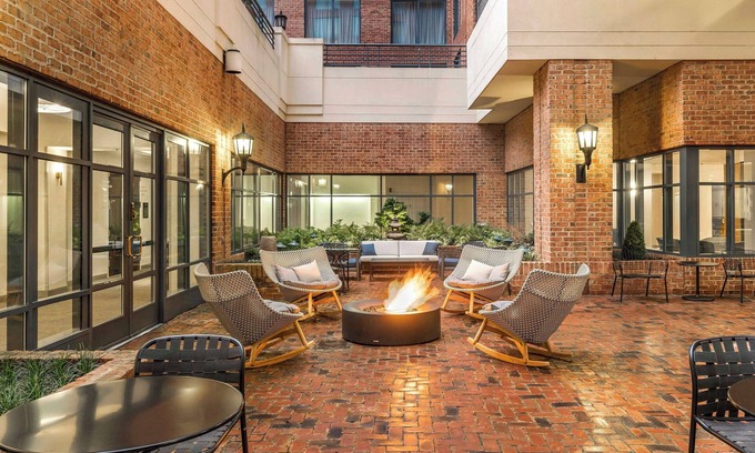 Old Town North Hotel | Sheraton Suites Old Town Alexandria