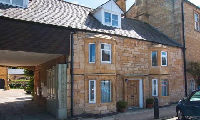 Chipping Campden Cabaña | Sherborne House is a beautiful Grade II listed Georgian terraced house that dates back to the 17th c