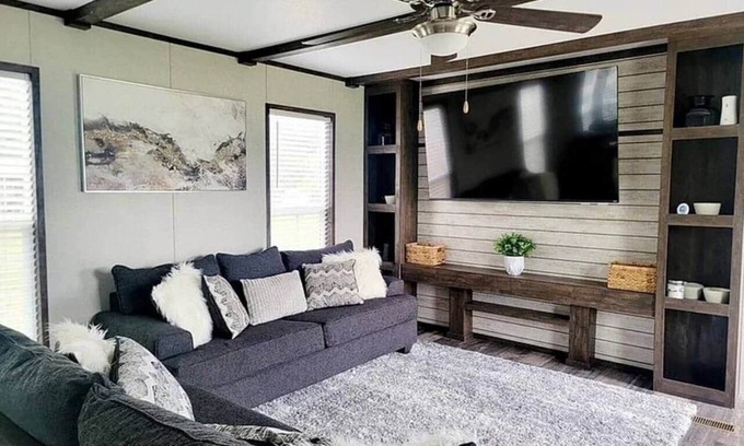 Sheridan Casa | Home away from home in Sheridan less than a mile away from Splashway Water park