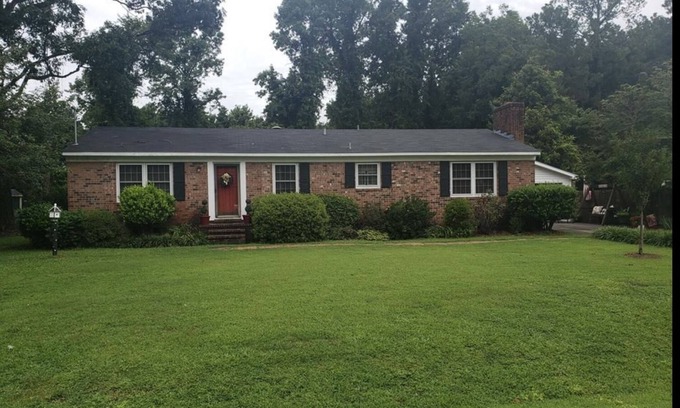Goldsboro Casa | Sherwood - Entire house - Cozy, Comfortable, Clean